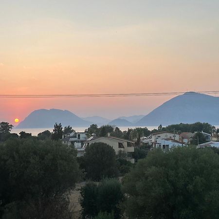 Δωματιο Με Ησυχία Και Θέα パトラ エクステリア 写真